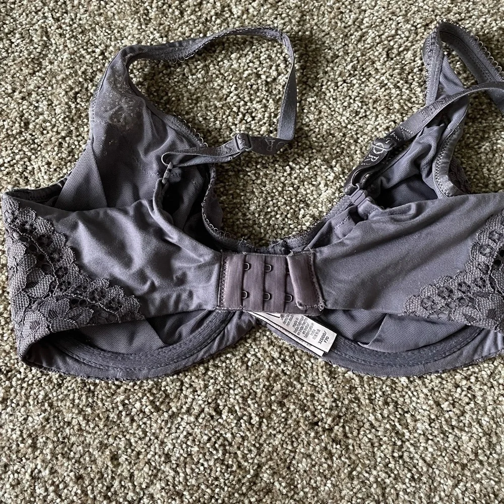 Body by Victoria bra (Victoria’s Secret).